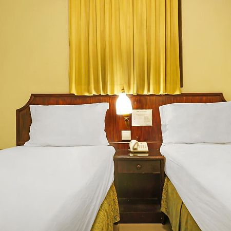Super Oyo Collection O 92690 Hotel Limas Palembang Exterior photo