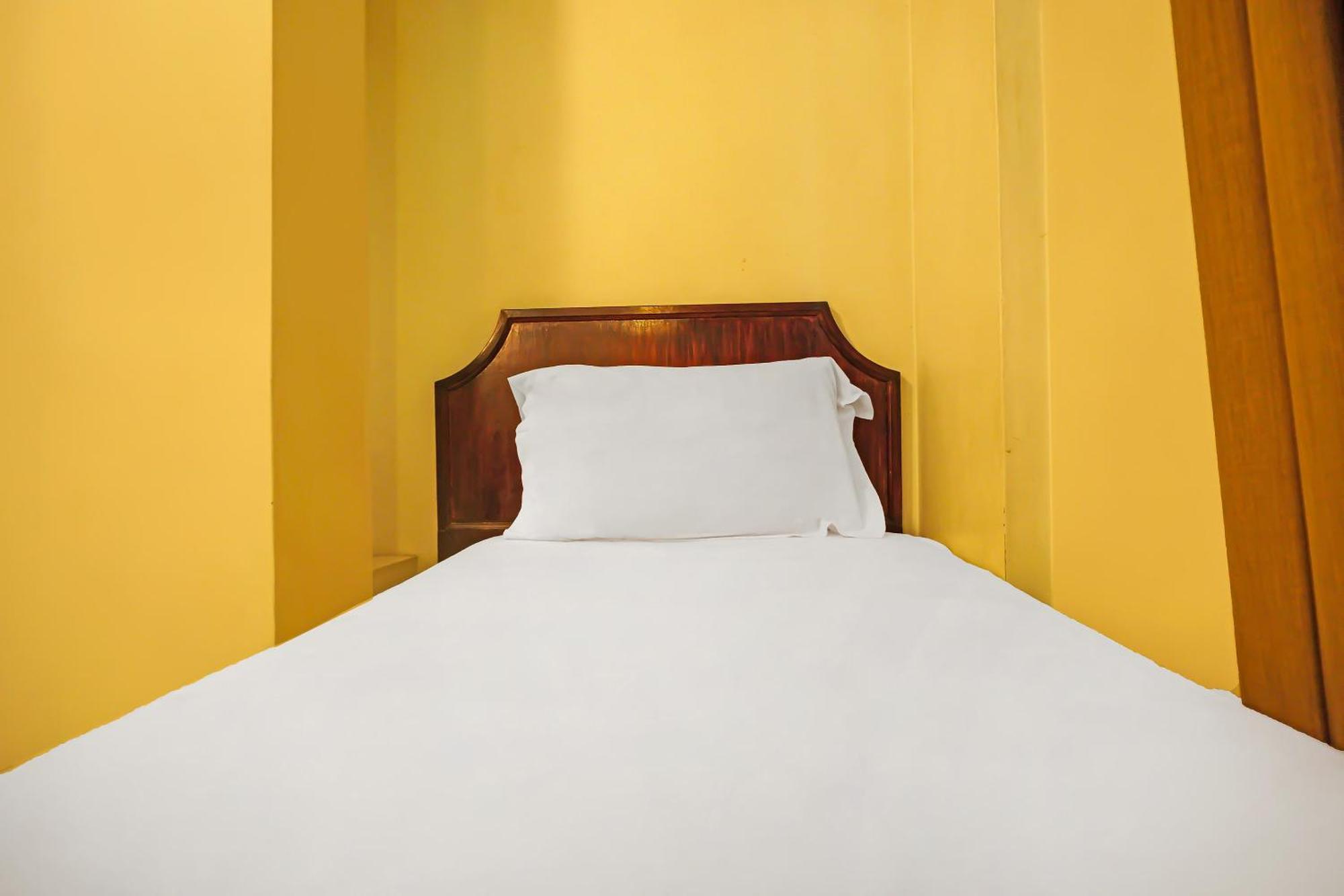 Super Oyo Collection O 92690 Hotel Limas Palembang Exterior photo
