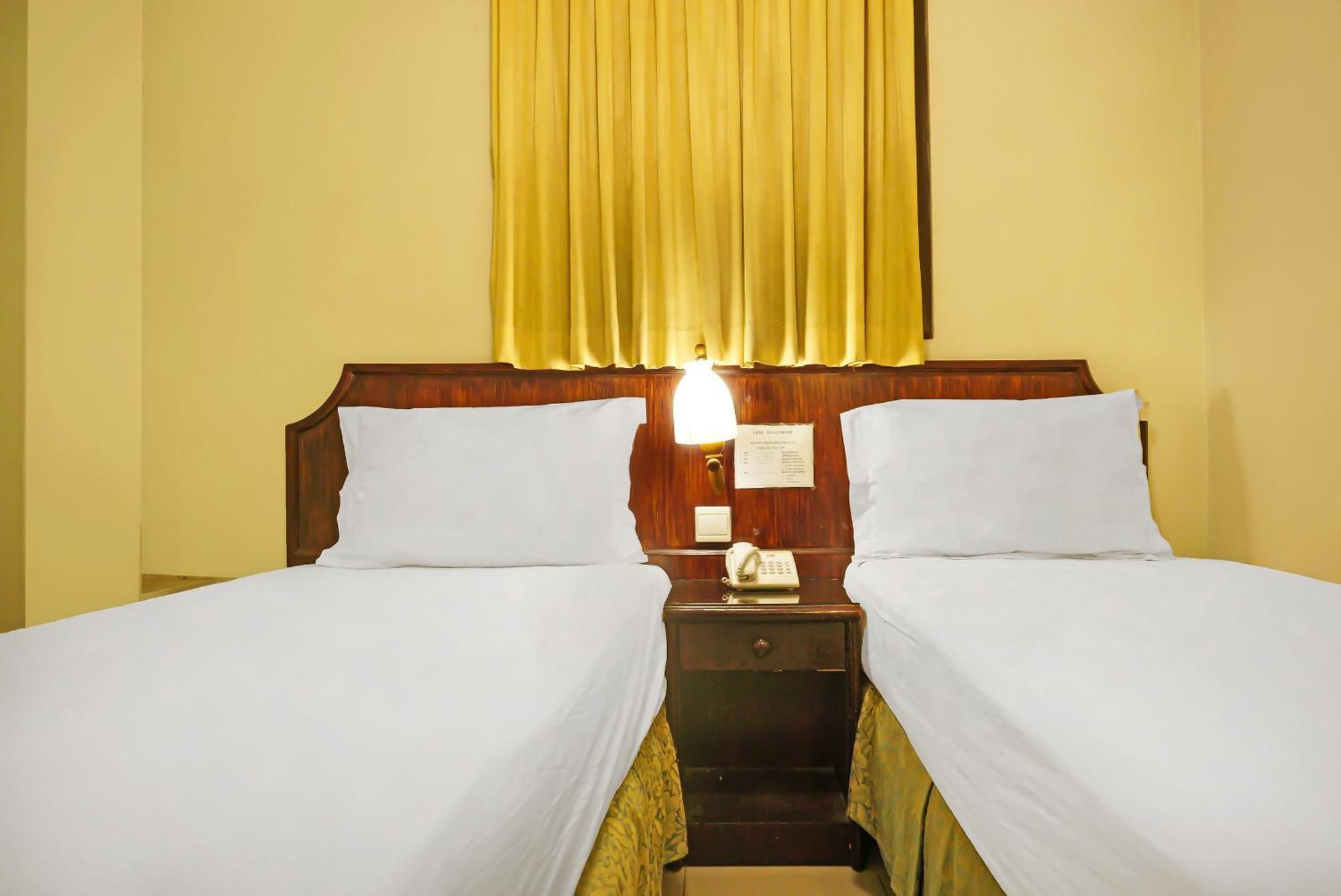 Super Oyo Collection O 92690 Hotel Limas Palembang Exterior photo