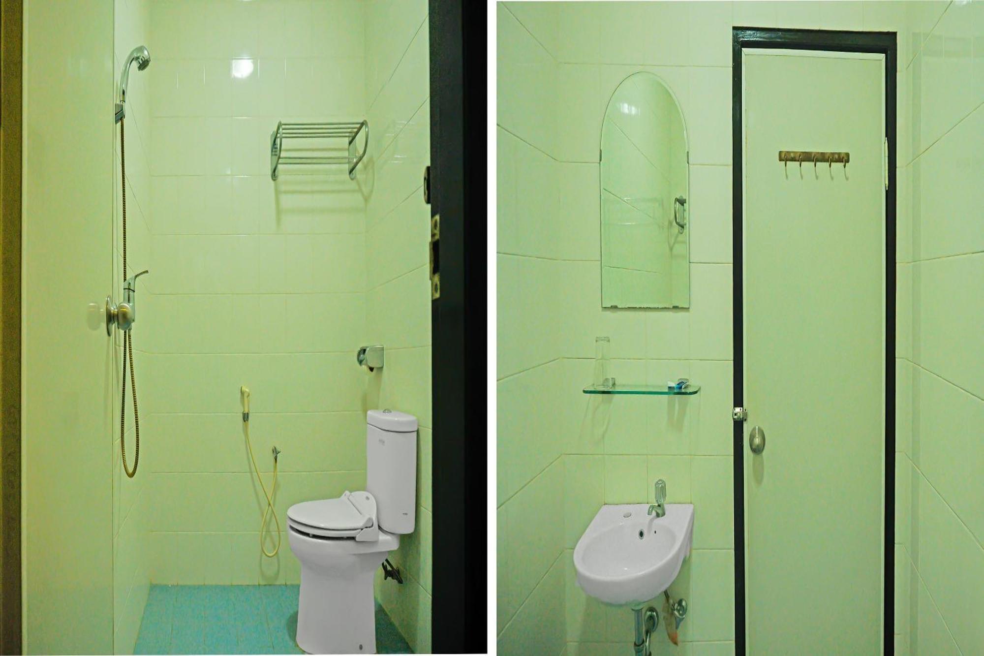 Super Oyo Collection O 92690 Hotel Limas Palembang Exterior photo