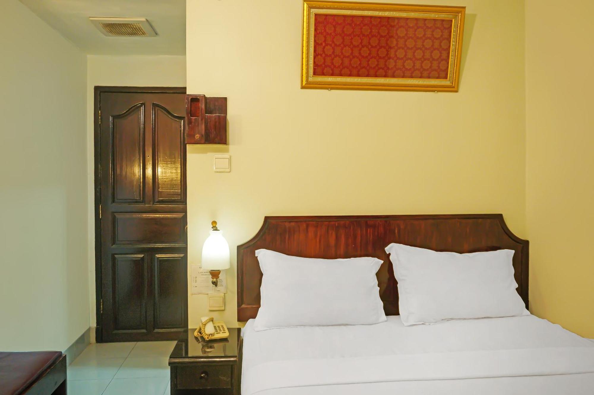 Super Oyo Collection O 92690 Hotel Limas Palembang Exterior photo